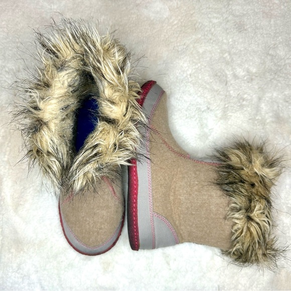 Sorel Other - Sorel Cozy Joan Felt & Faux Fur Boots Girls 7